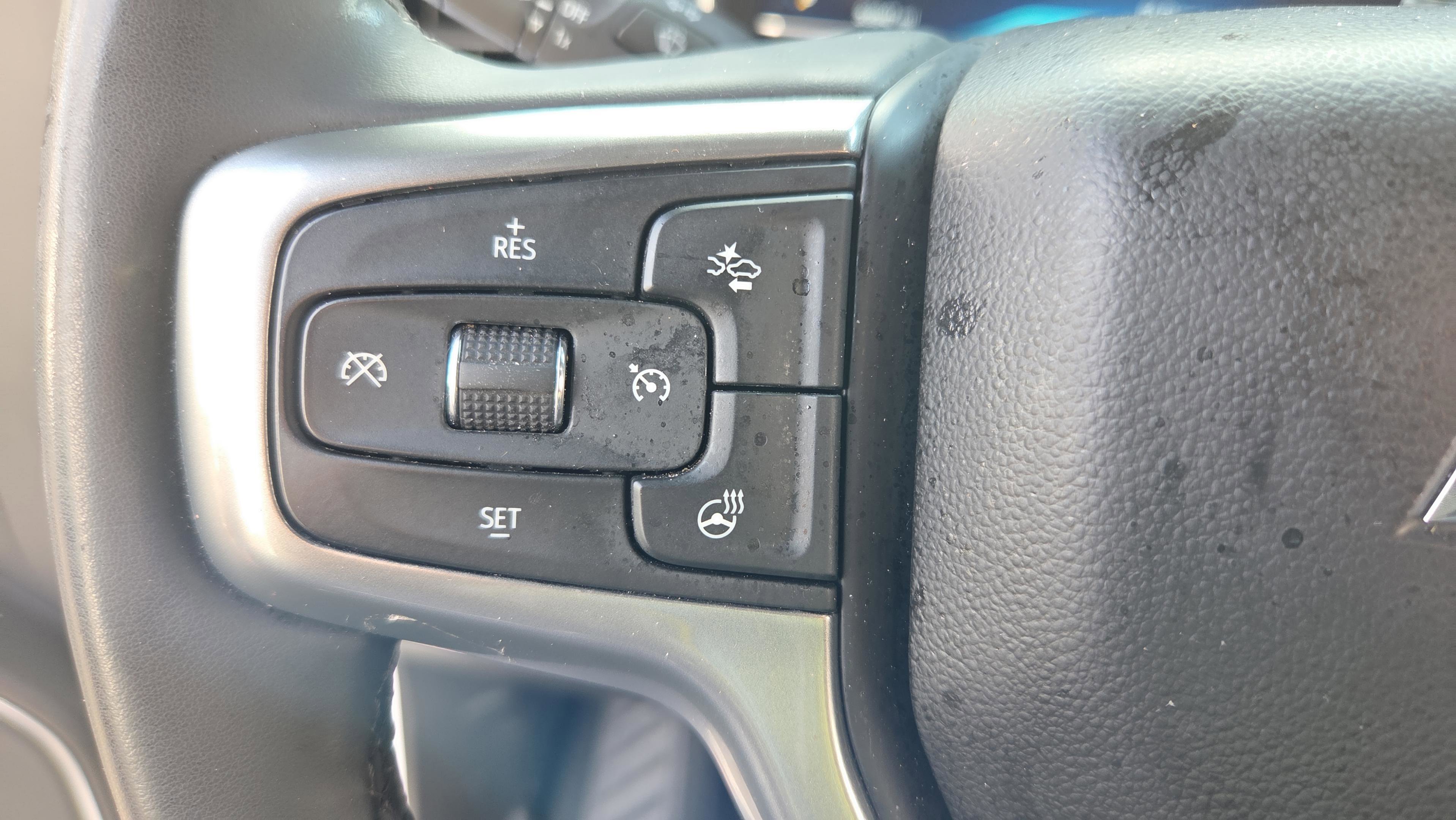 Used 2025 Chevrolet Silverado 2500 LTZ w/ LTZ Premium Package image 31