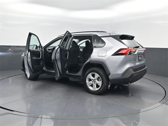 Used 2021 Toyota RAV4 LE image 37