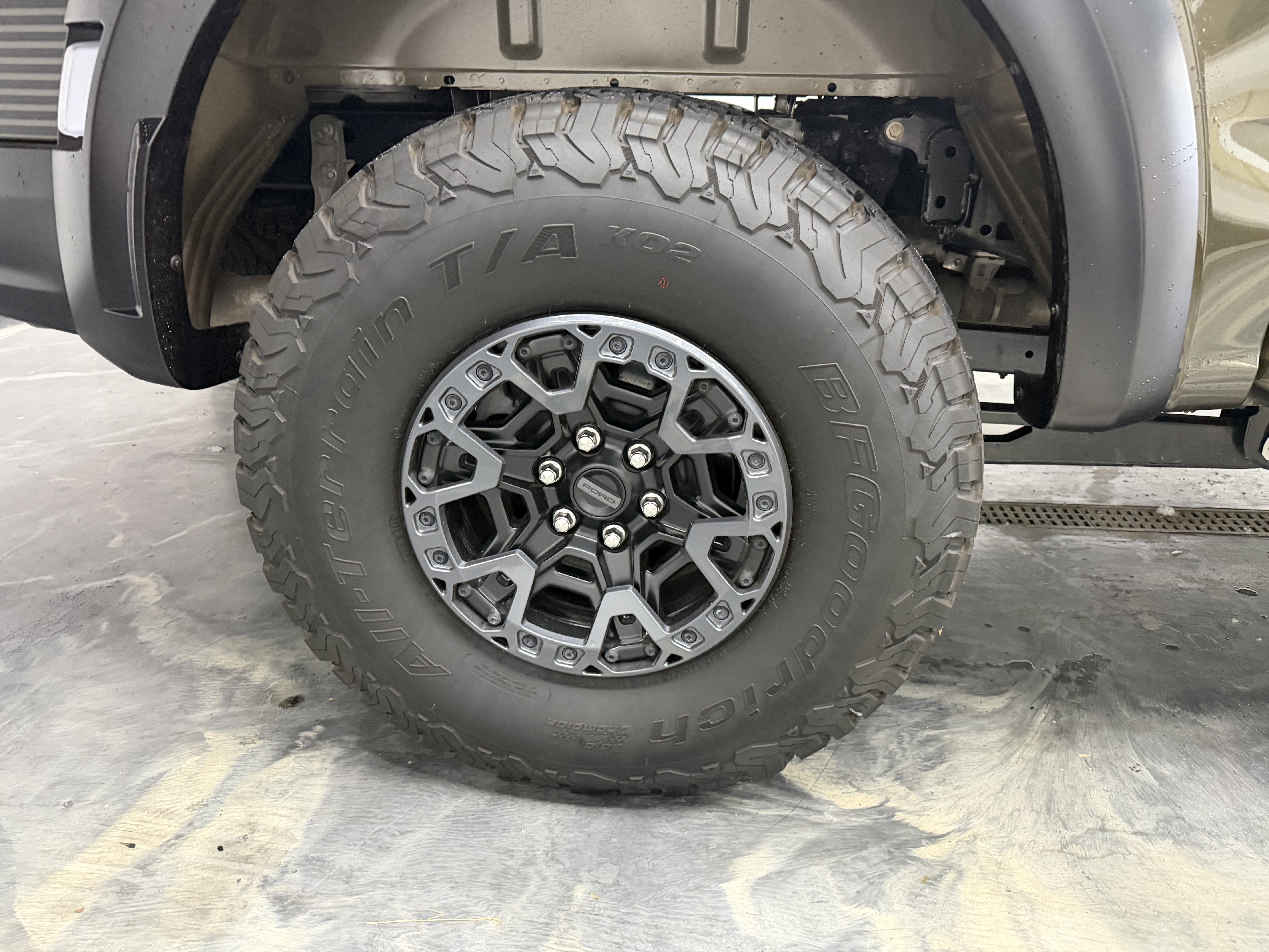 Used 2025 Ford F150 Raptor w/ Equipment Group 803A Raptor R AWD/4WD image 31