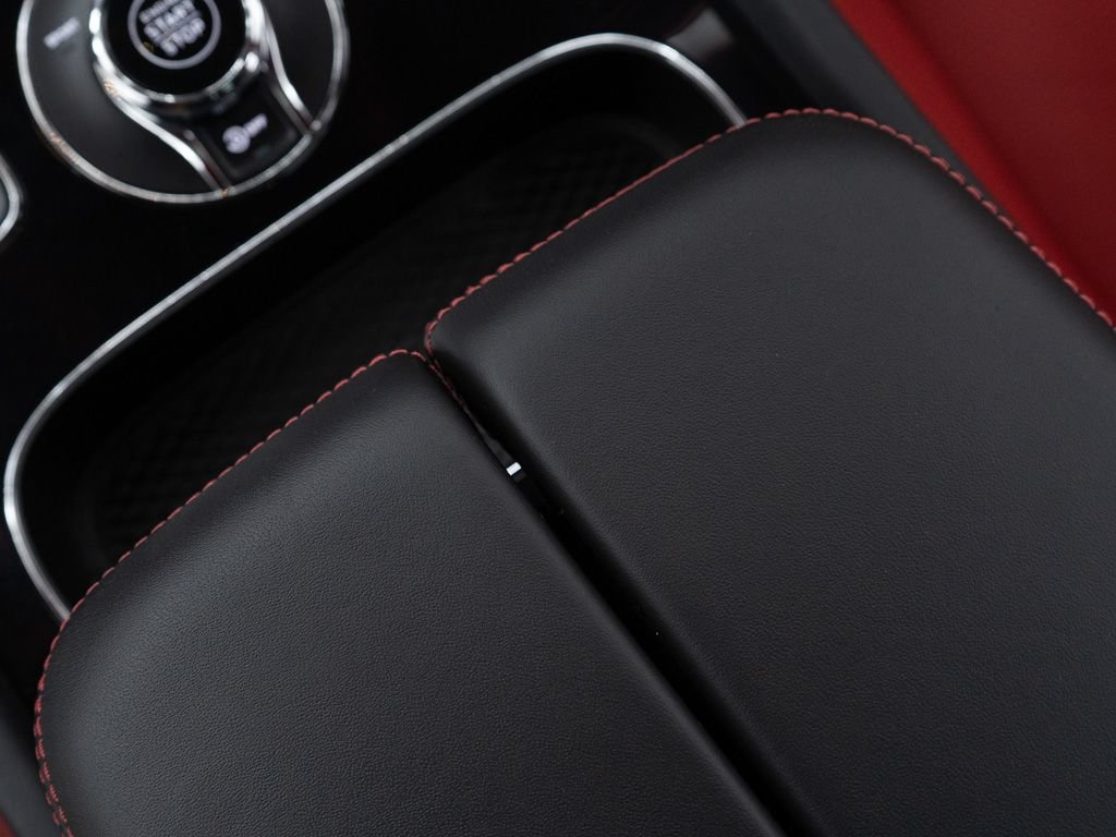 Certified 2023 Bentley Bentayga AWD/4WD image 32