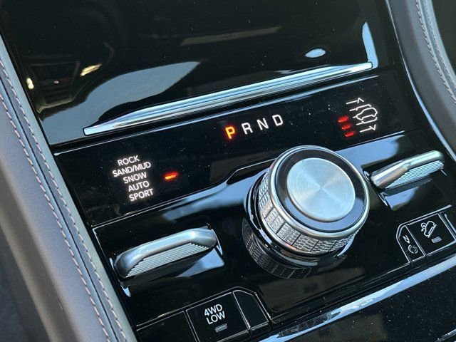 New 2025 Jeep Grand Cherokee Summit image 27