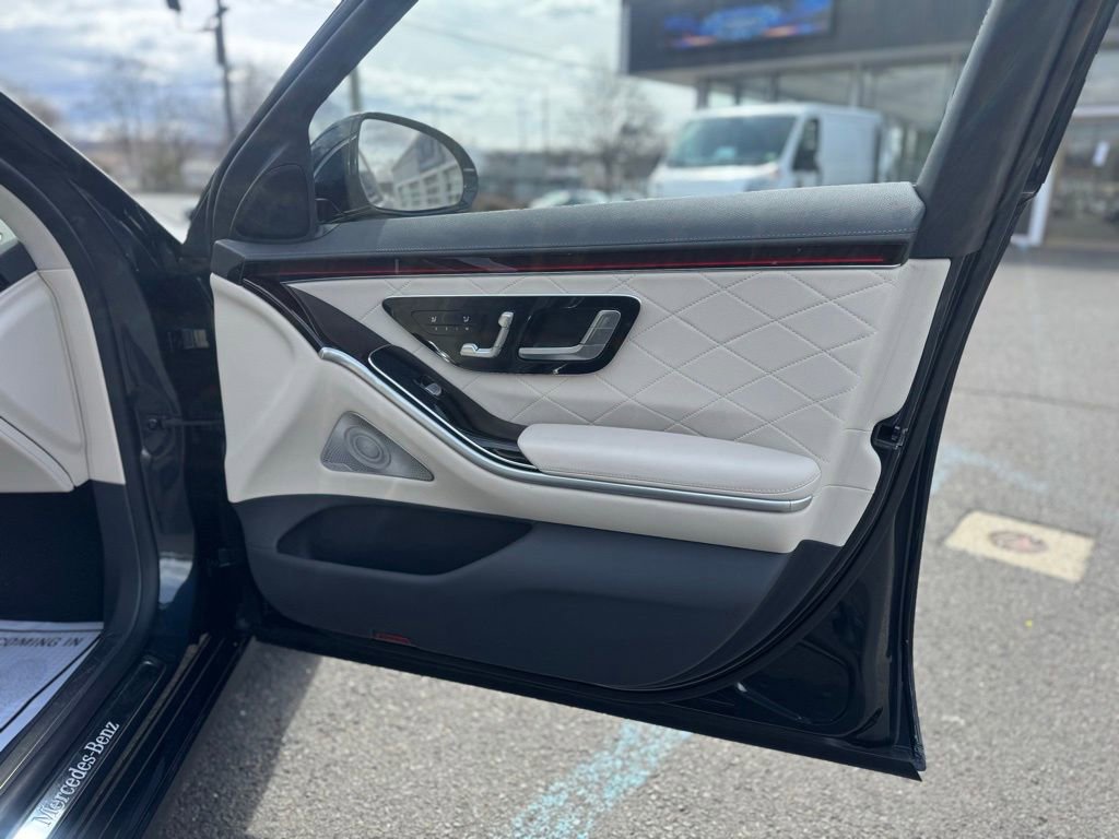 Used 2021 Mercedes-Benz S 580 4MATIC Sedan image 25