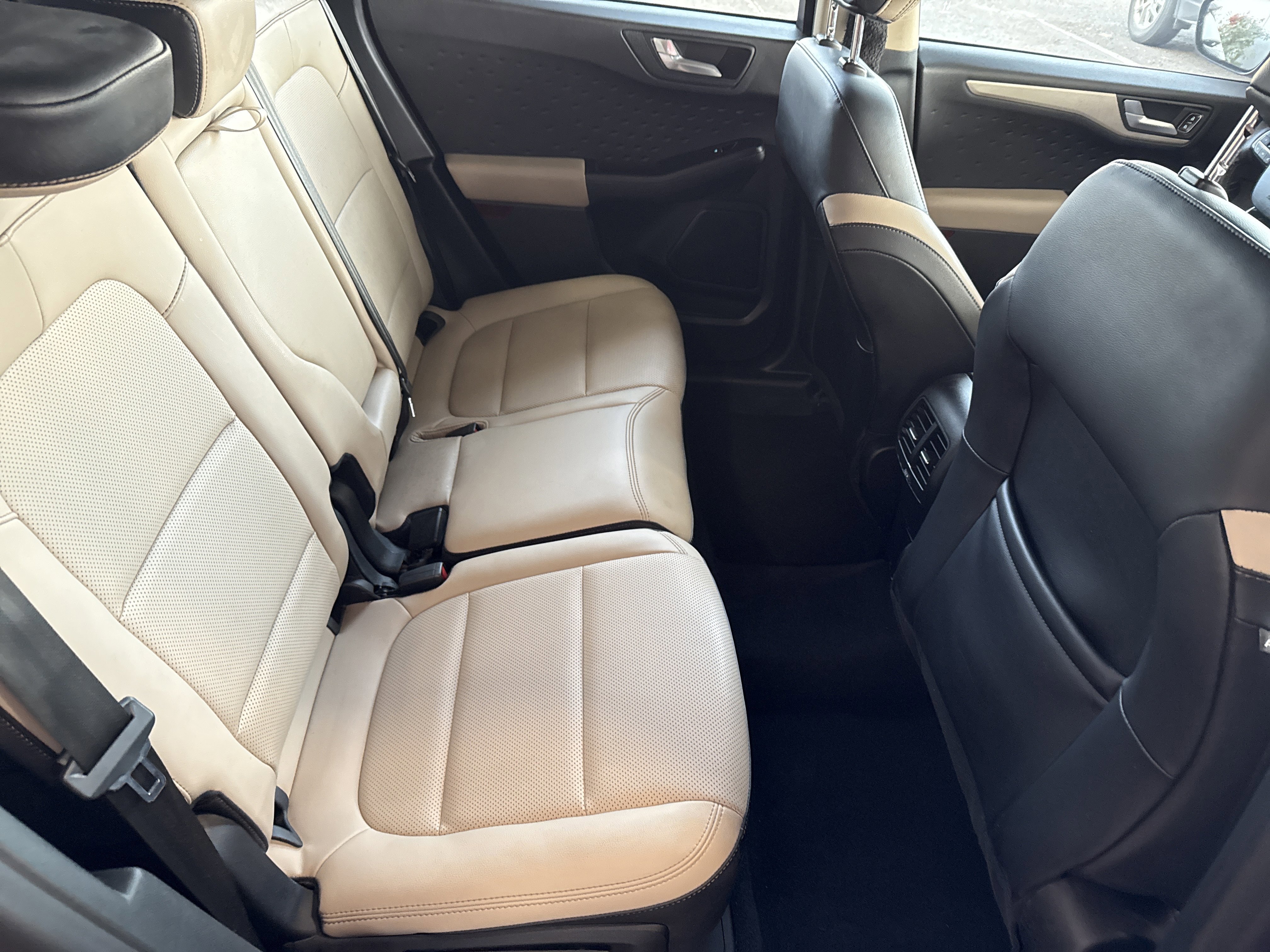 Used 2020 Ford Escape SE Sport image 12