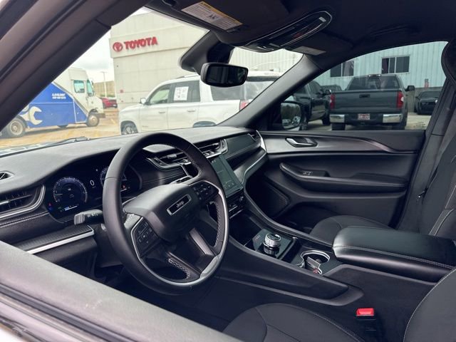 Used 2024 Jeep Grand Cherokee L Laredo image 17