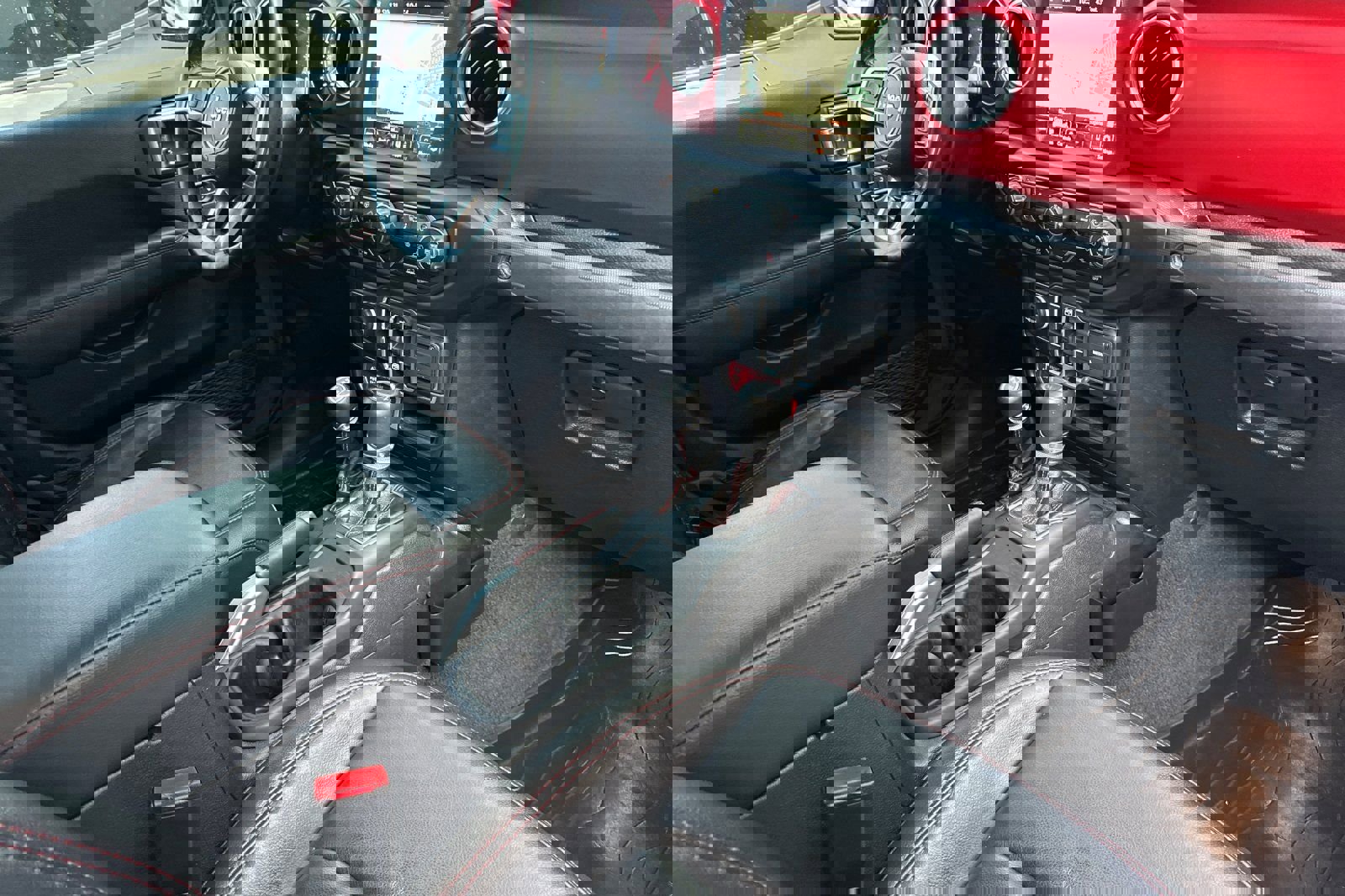 Used 2022 Jeep Gladiator Rubicon w/ Cold Weather Group image 17