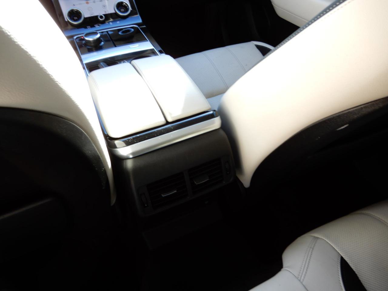 Used 2019 Land Rover Range Rover Velar S AWD/4WD image 24