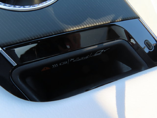 Certified 2024 Cadillac Lyriq Luxury AWD/4WD image 33
