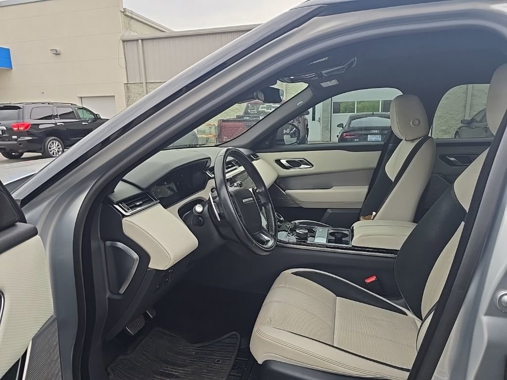 Used 2019 Land Rover Range Rover Velar R-Dynamic SE AWD/4WD image 10
