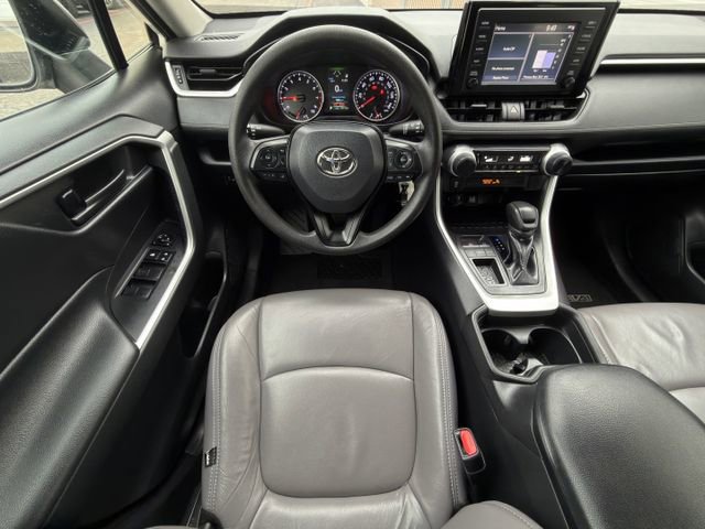 Used 2019 Toyota RAV4 LE image 11