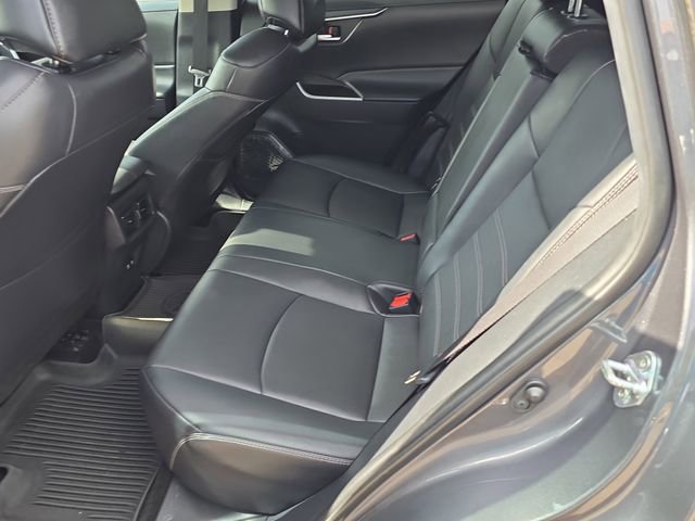 Used 2021 Toyota RAV4 XLE Premium image 19