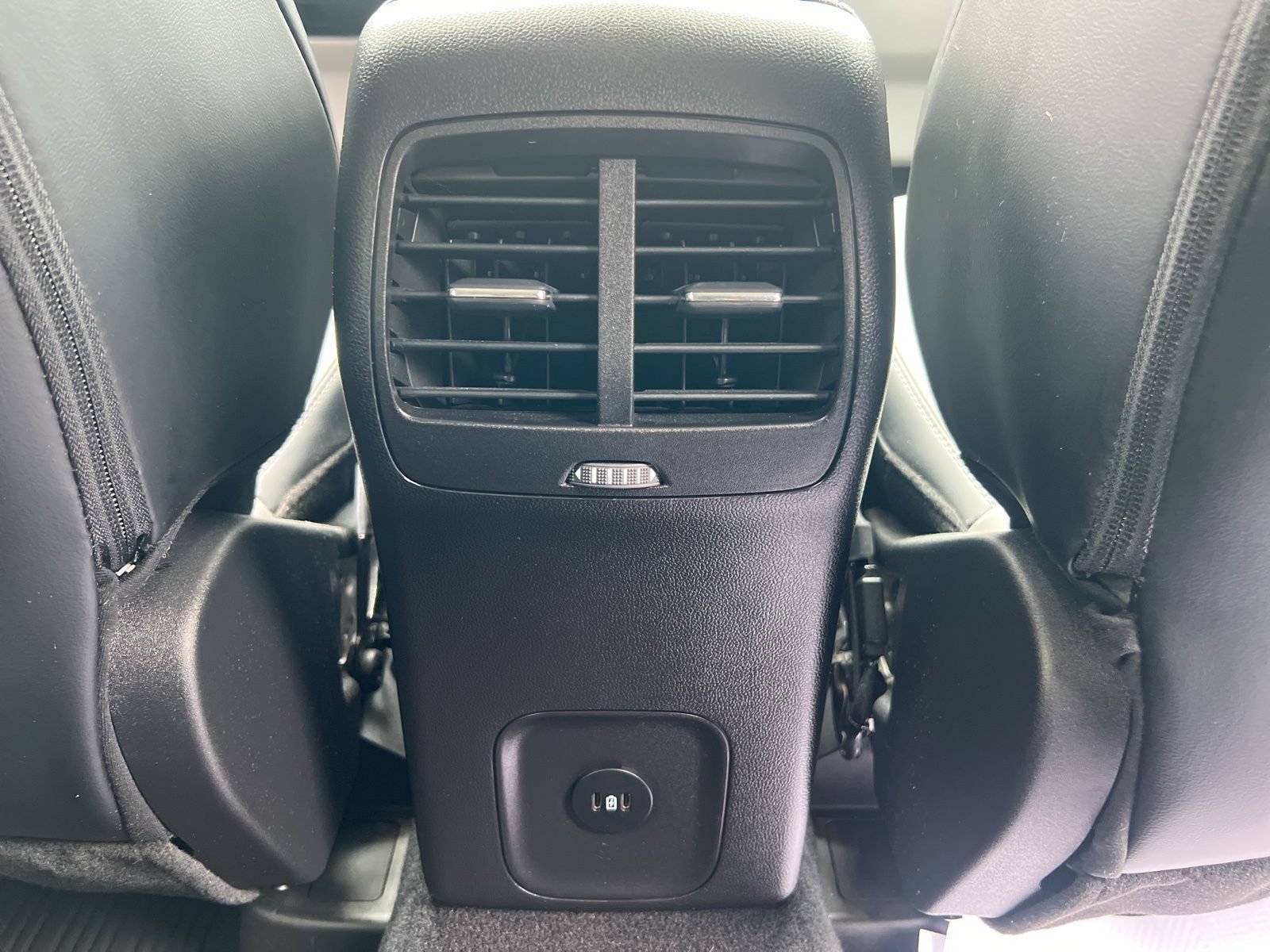 Used 2023 Ford Escape Platinum AWD/4WD image 32