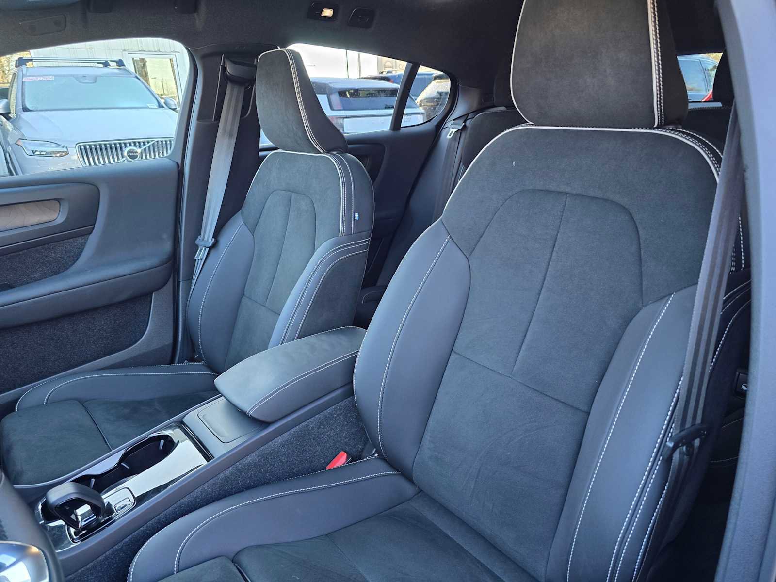 Certified 2023 Volvo C40 P8 Recharge Ultimate image 21