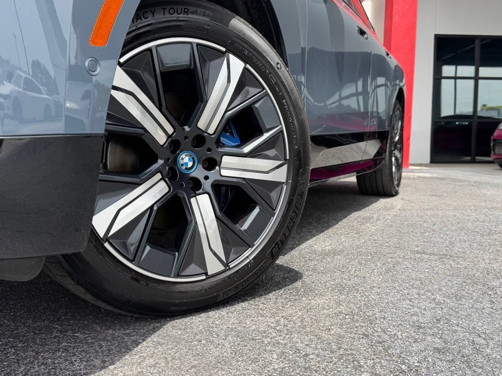 Used 2023 BMW iX xDrive50 w/ Sport Package AWD/4WD image 2