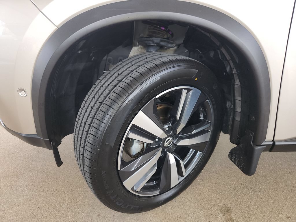 Certified 2021 Nissan Rogue Platinum FWD image 34