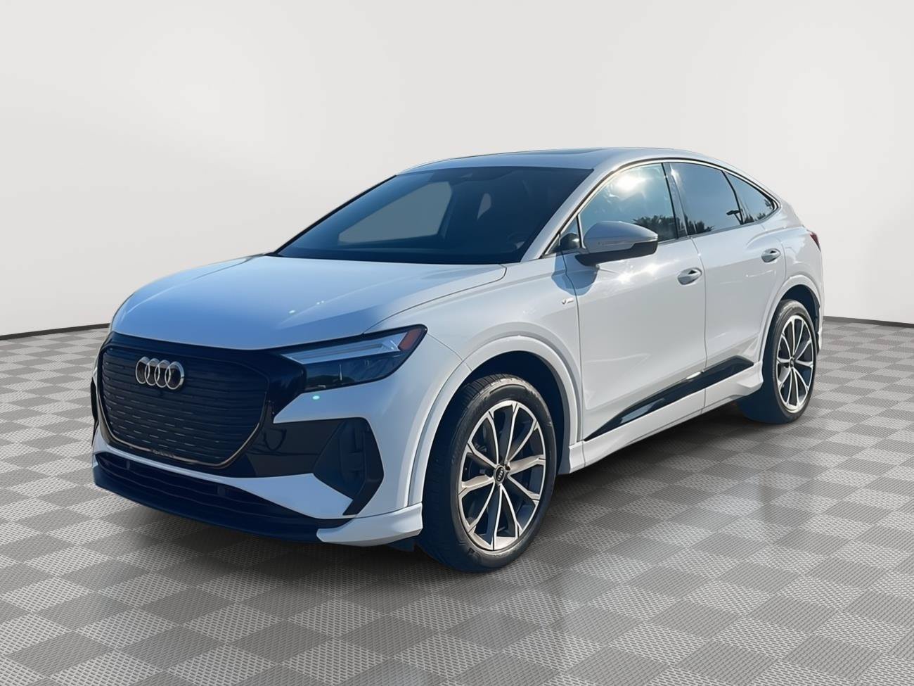 Used 2022 Audi Q4 e-tron Premium Plus w/ Premium Plus AWD/4WD image 2