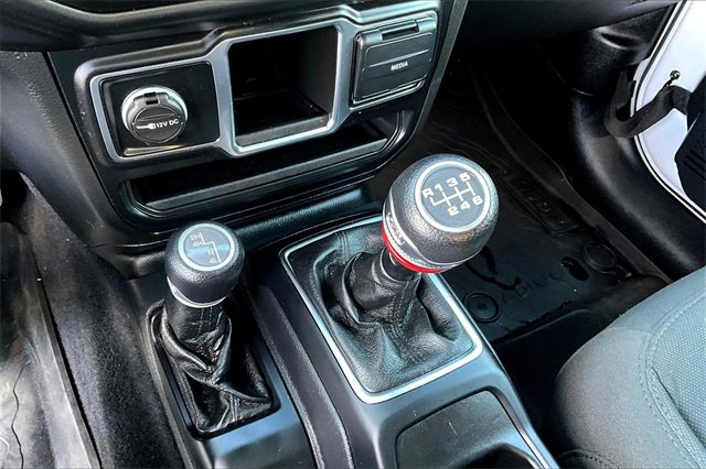 Used 2021 Jeep Wrangler Sport image 23