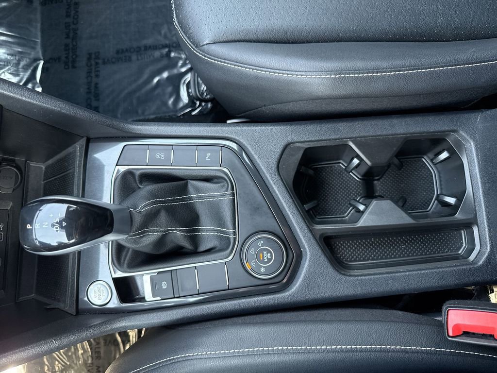 Used 2023 Volkswagen Tiguan SE R-Line image 21