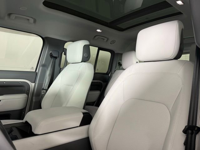New 2026 Land Rover Defender 130 X-Dynamic SE AWD/4WD image 5