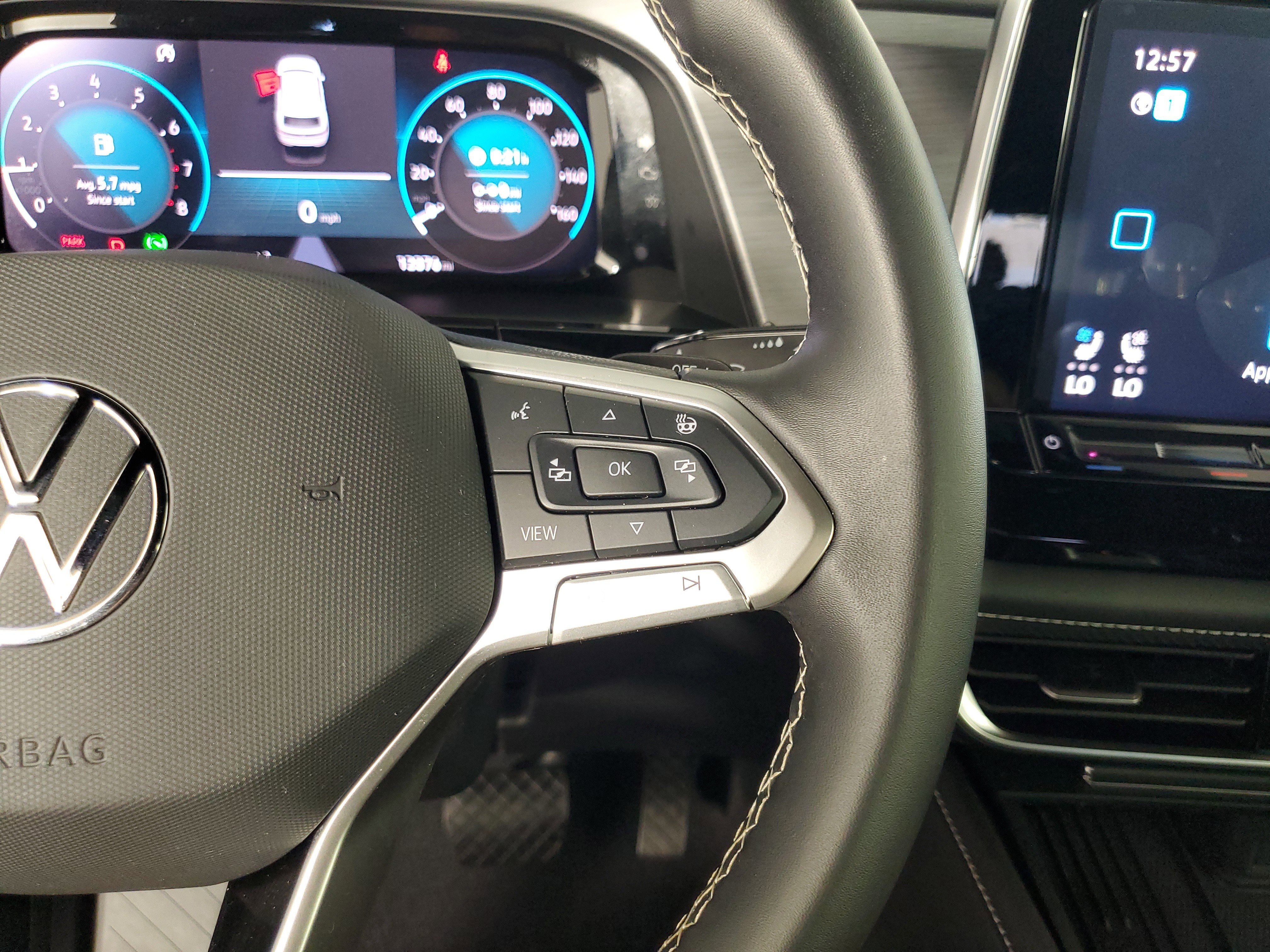 Used 2025 Volkswagen Atlas Cross Sport SE image 24