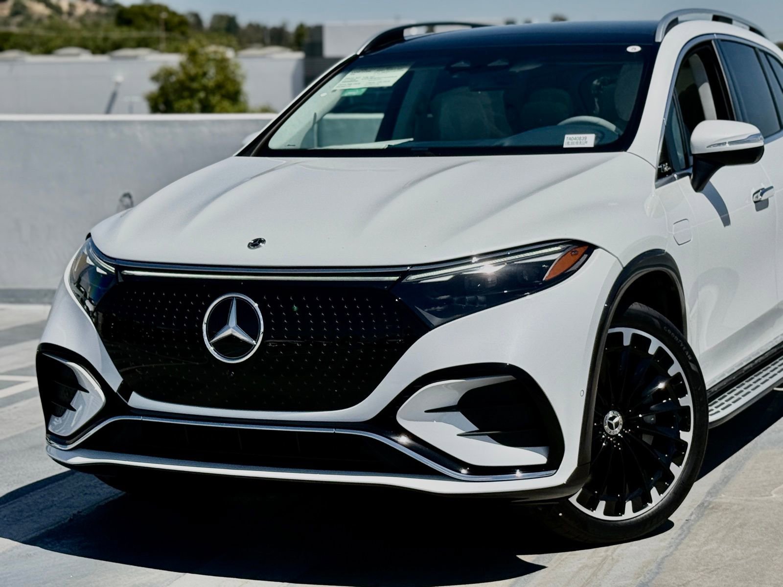 New 2026 Mercedes-Benz EQS 550 4MATIC SUV image 3