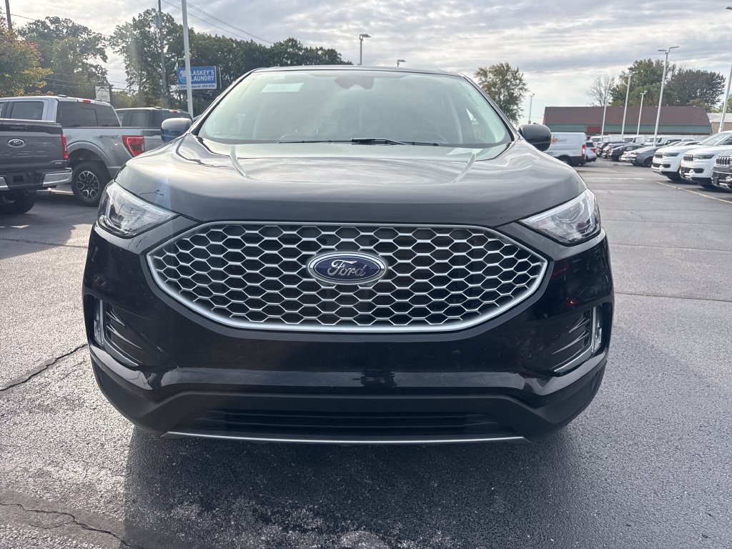Used 2024 Ford Edge SEL w/ Convenience Package AWD/4WD image 3