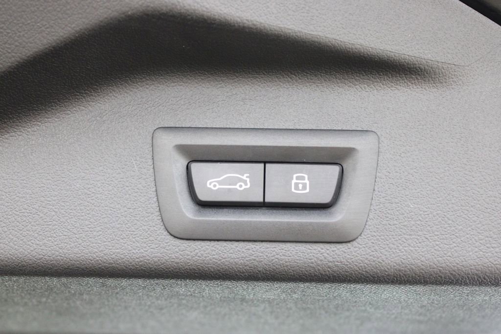 Used 2024 BMW X5 xDrive50e AWD/4WD image 33