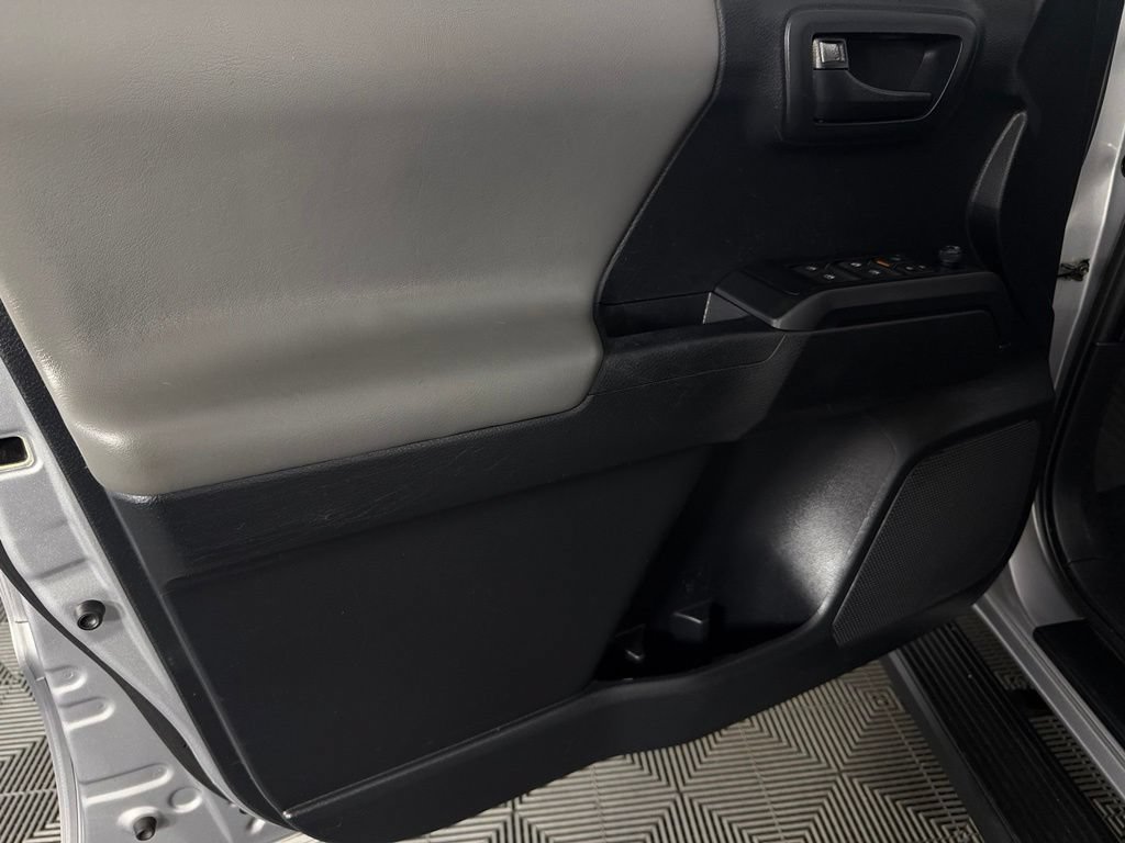 Used 2019 Toyota Tacoma SR AWD/4WD image 23