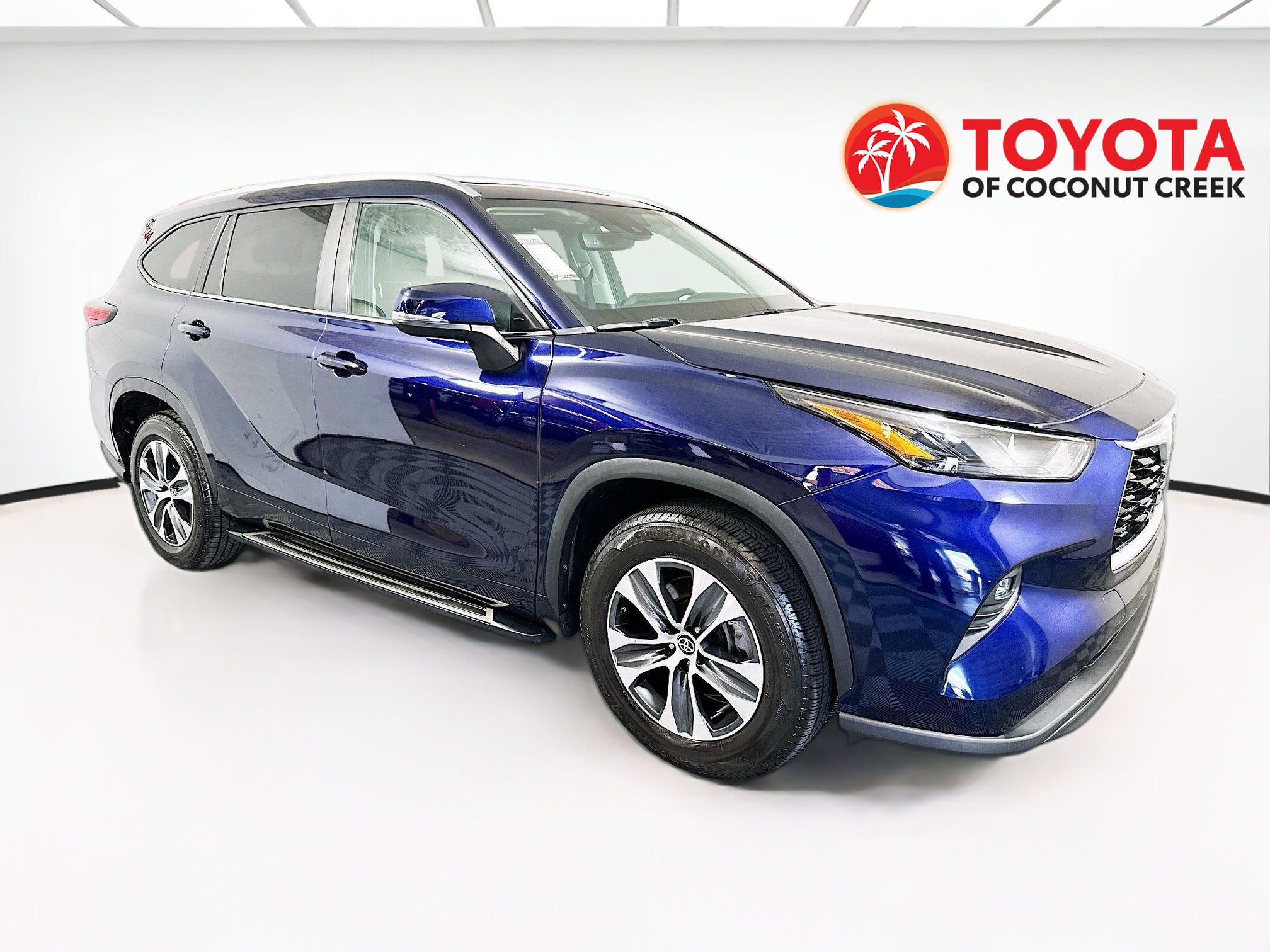 Used 2023 Toyota Highlander XLE image 1