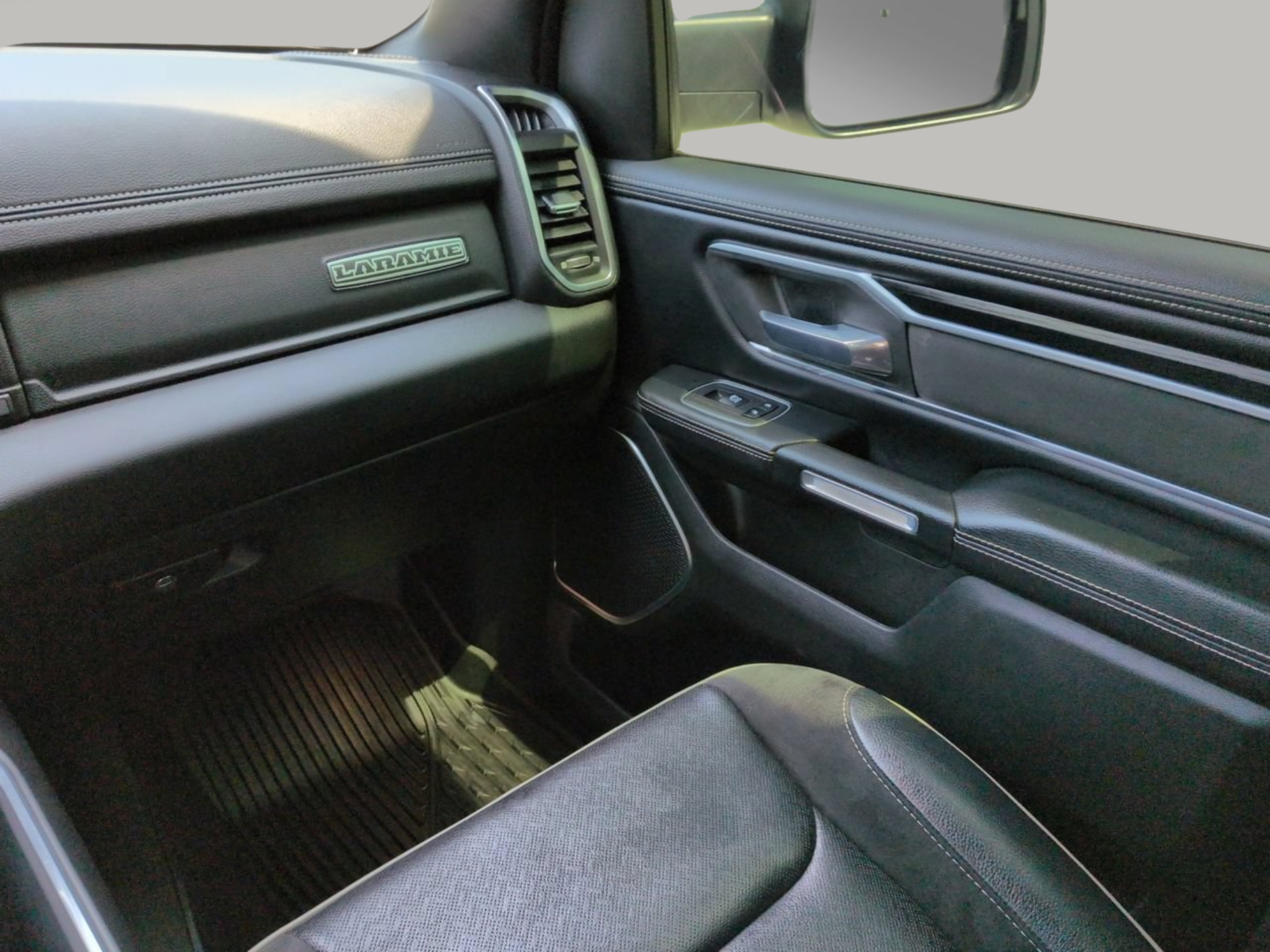 Used 2023 RAM 1500 Laramie RWD image 20