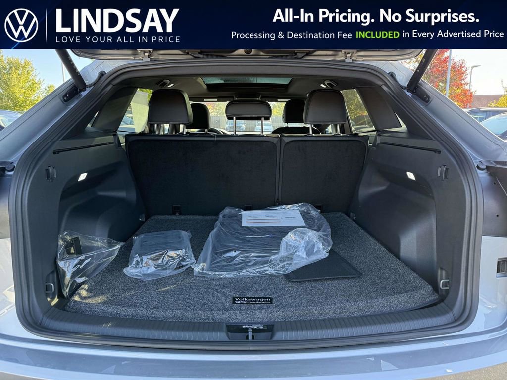 New 2026 Volkswagen Atlas Cross Sport SEL R-Line image 11