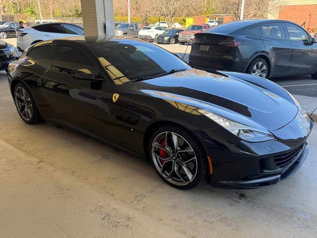 Used 2018 Ferrari GTC4Lusso T image 5