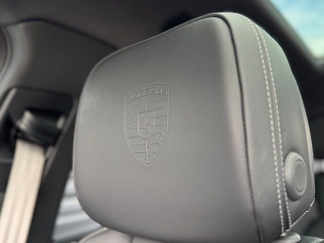 Certified 2025 Porsche Macan image 30