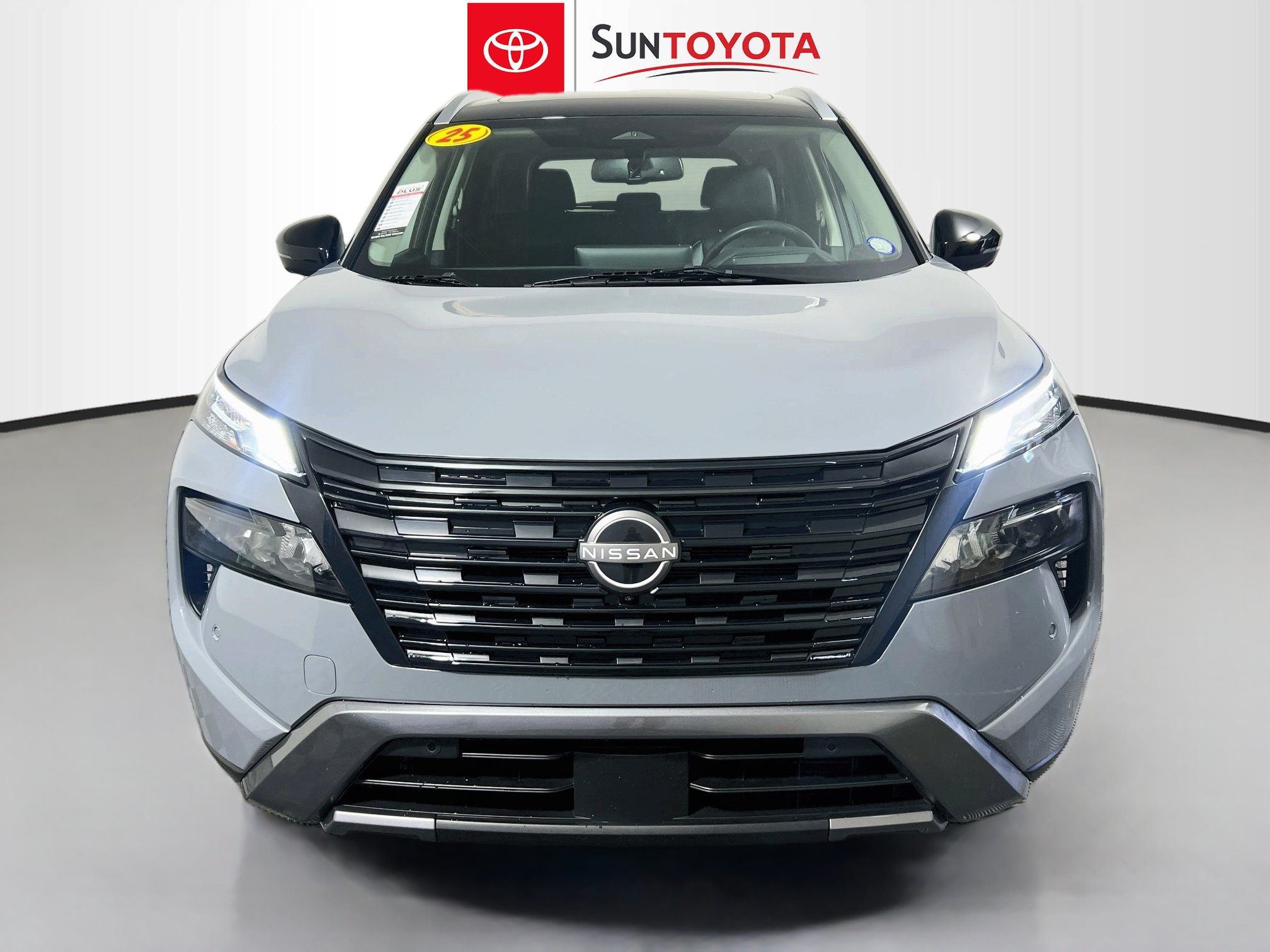 Used 2025 Nissan Rogue SL w/ SL Premium Package FWD image 10