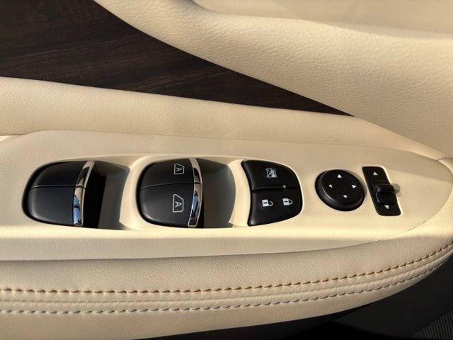 Certified 2024 Nissan Murano Platinum w/ Cargo Package AWD/4WD image 15