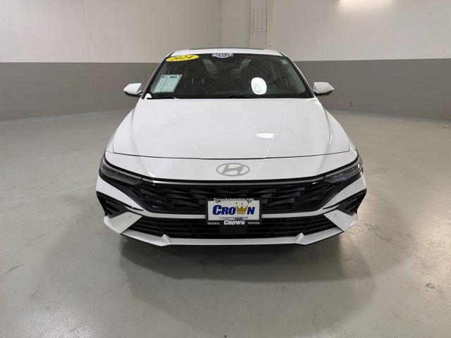 Used 2024 Hyundai Elantra Limited image 2