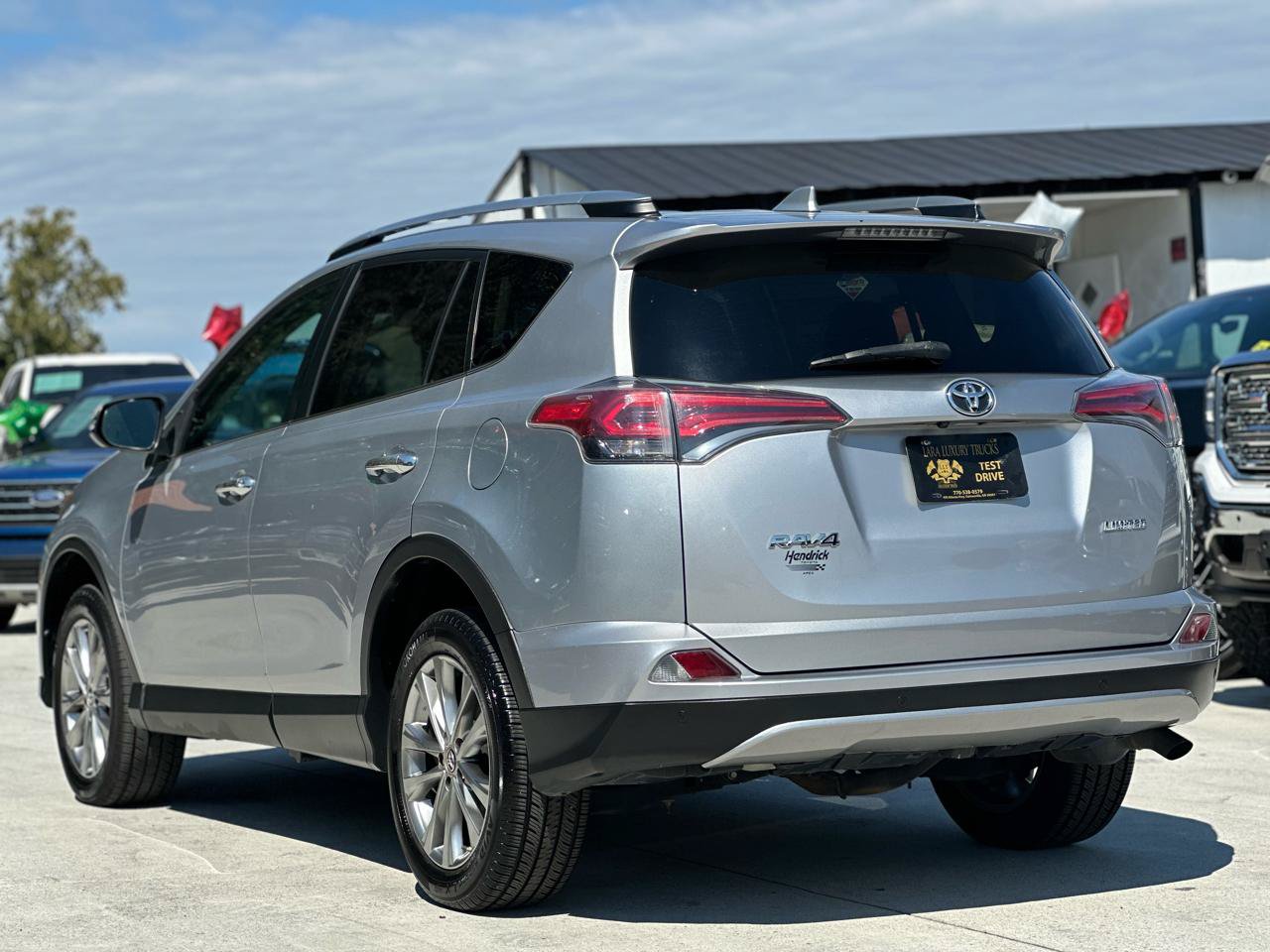 Used 2017 Toyota RAV4 Limited FWD image 5