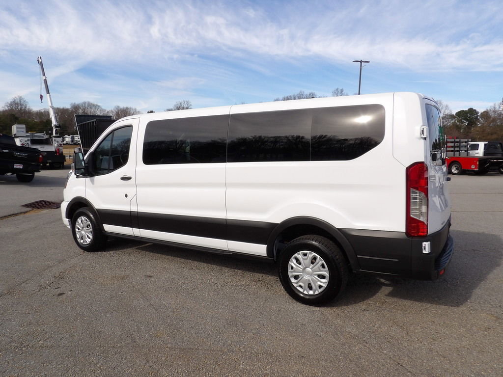 Used 2023 Ford Transit 350 XLT RWD image 4