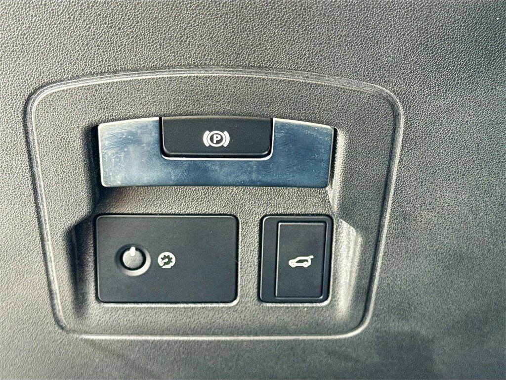 Used 2020 Land Rover Range Rover Velar R-Dynamic S image 11