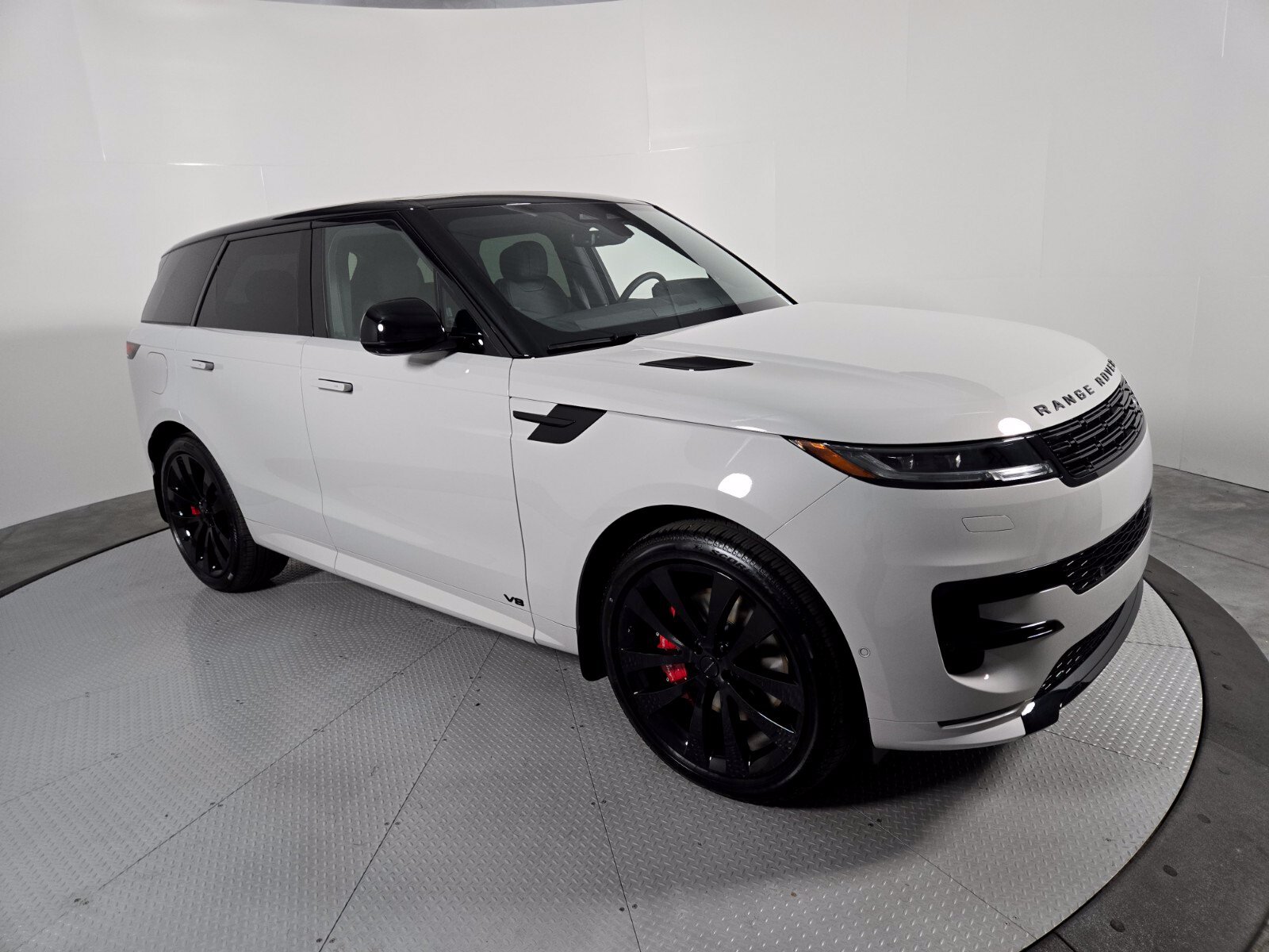New 2026 Land Rover Range Rover Sport Dynamic SE AWD/4WD image 16