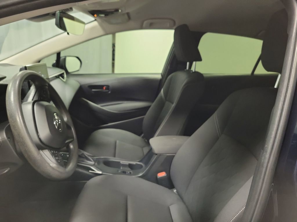 Used 2025 Toyota Corolla LE FWD image 12