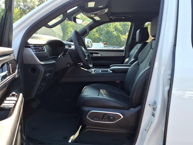 New 2026 Jeep Grand Wagoneer Limited AWD/4WD image 13