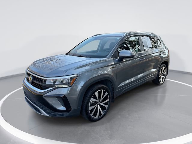 Used 2022 Volkswagen Taos SE FWD image 1