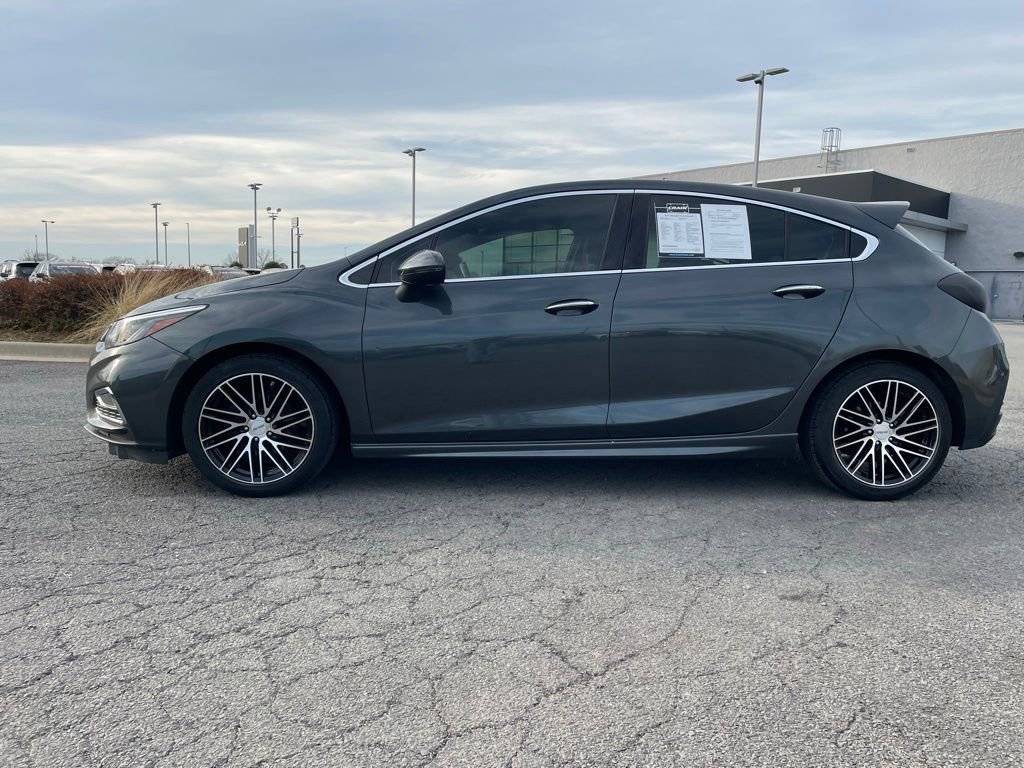 Used 2017 Chevrolet Cruze Premier image 4