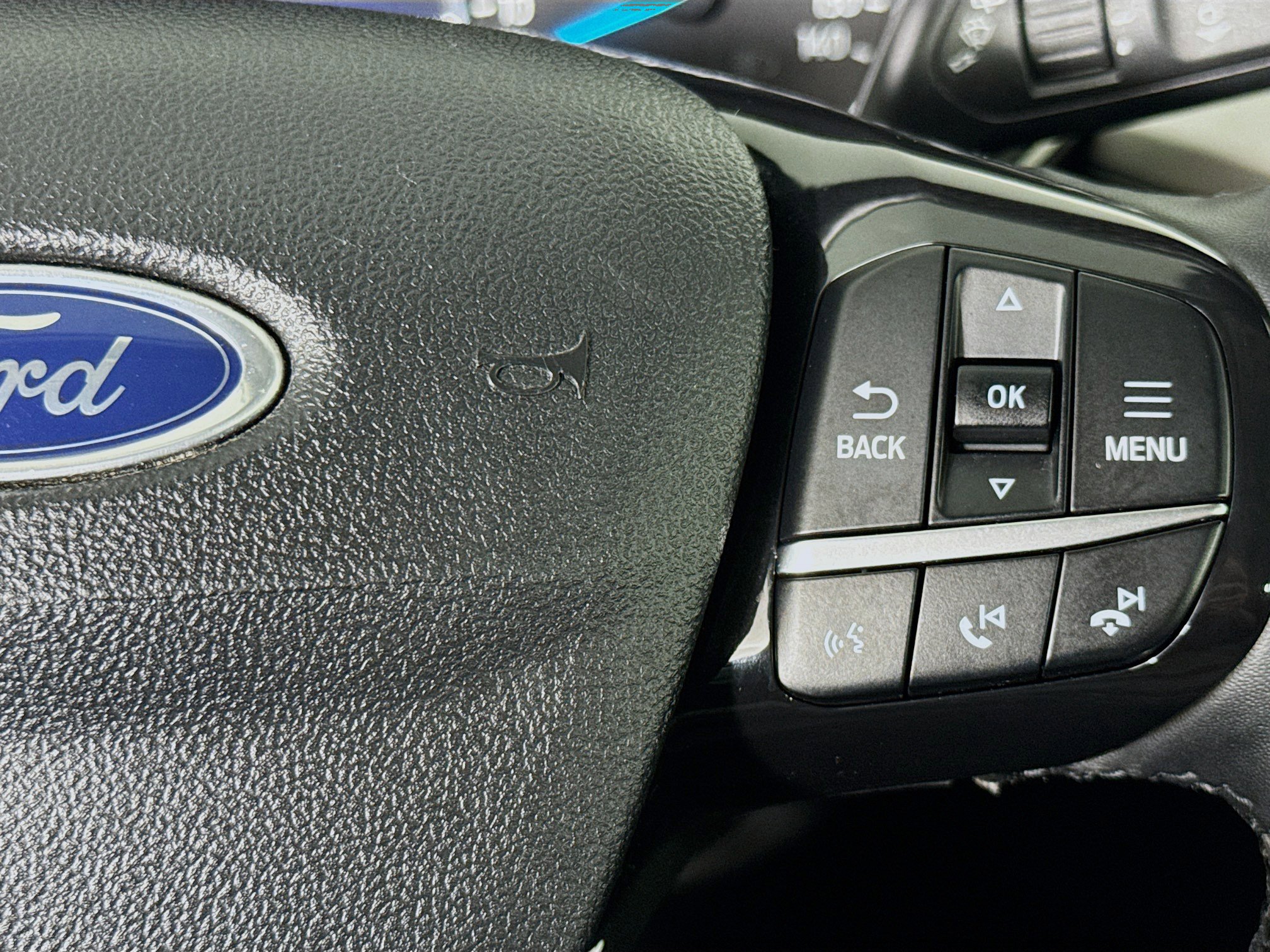 Used 2022 Ford Escape SE w/ SE Sport Appearance Package image 14