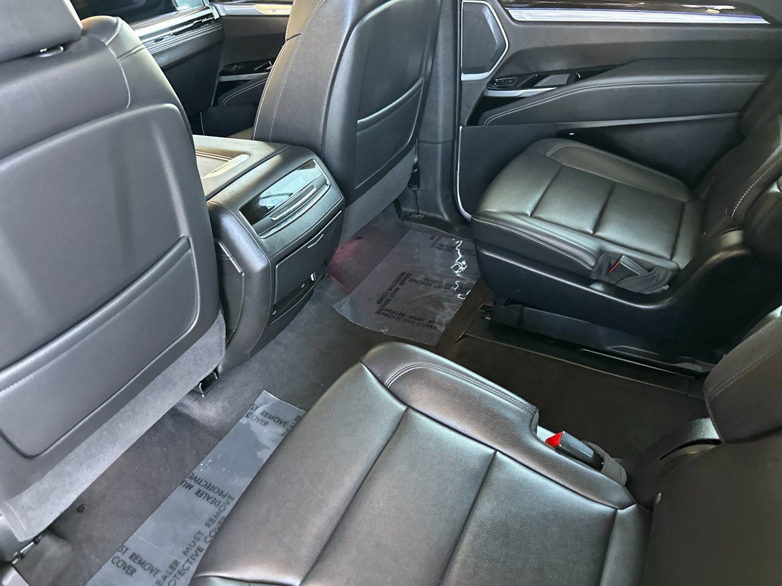 Used 2025 Cadillac Escalade ESV Luxury image 14