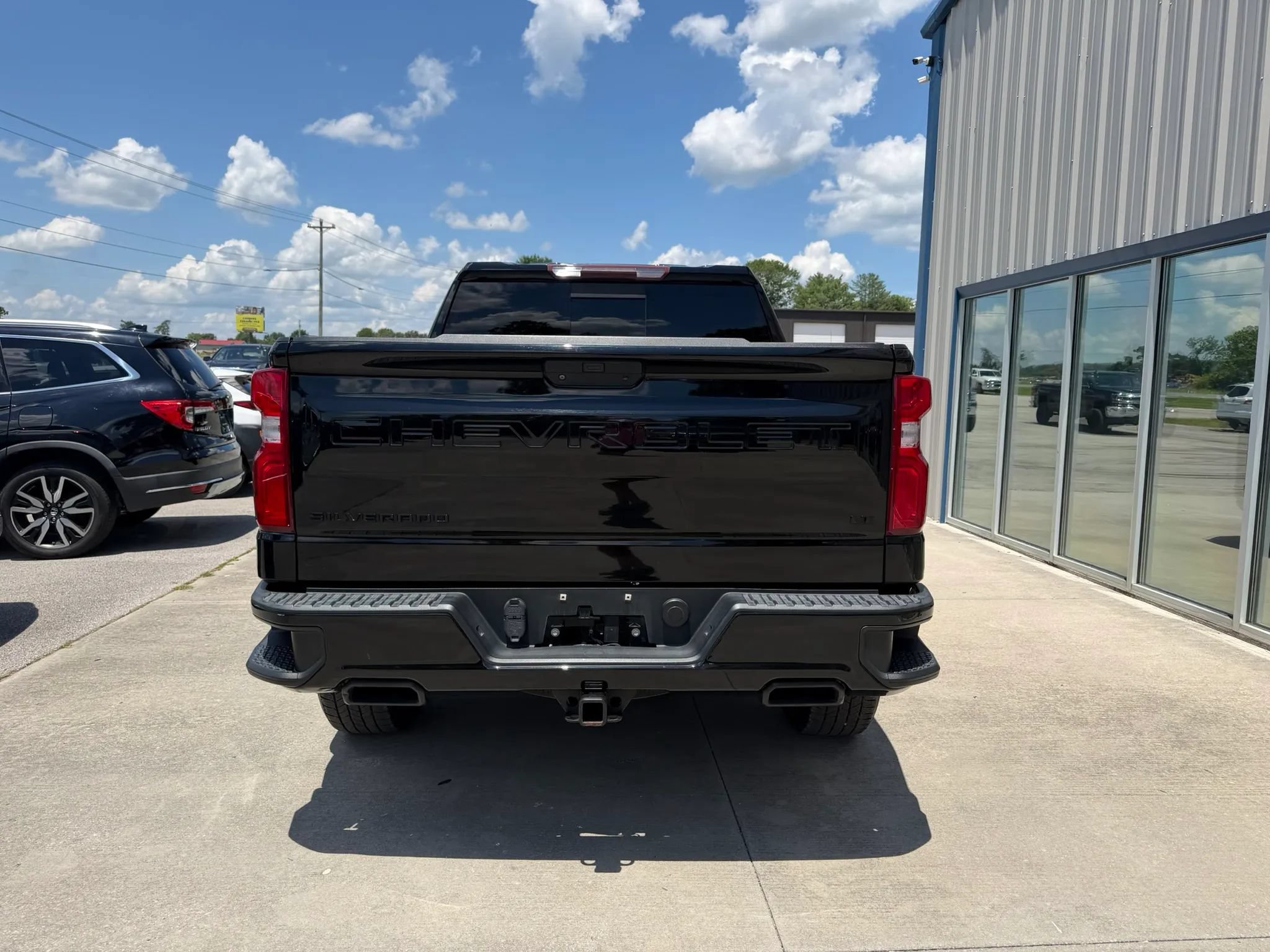Used 2020 Chevrolet Silverado 1500 LT Trail Boss w/ Midnight Edition AWD/4WD image 26