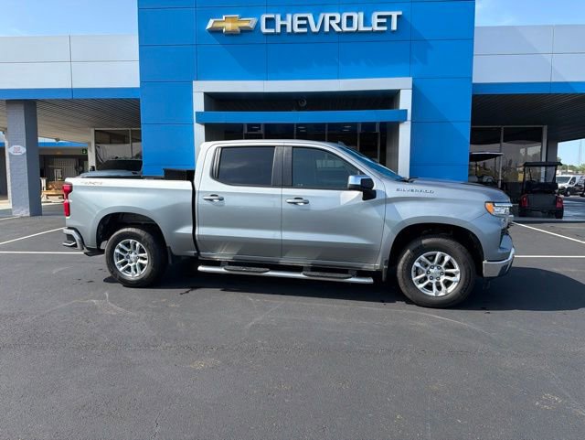 Used 2024 Chevrolet Silverado 1500 LT AWD/4WD image 2