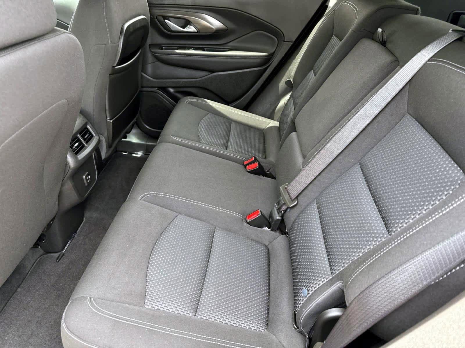 Used 2022 GMC Terrain SLE w/ Driver Convenience Package AWD/4WD image 9