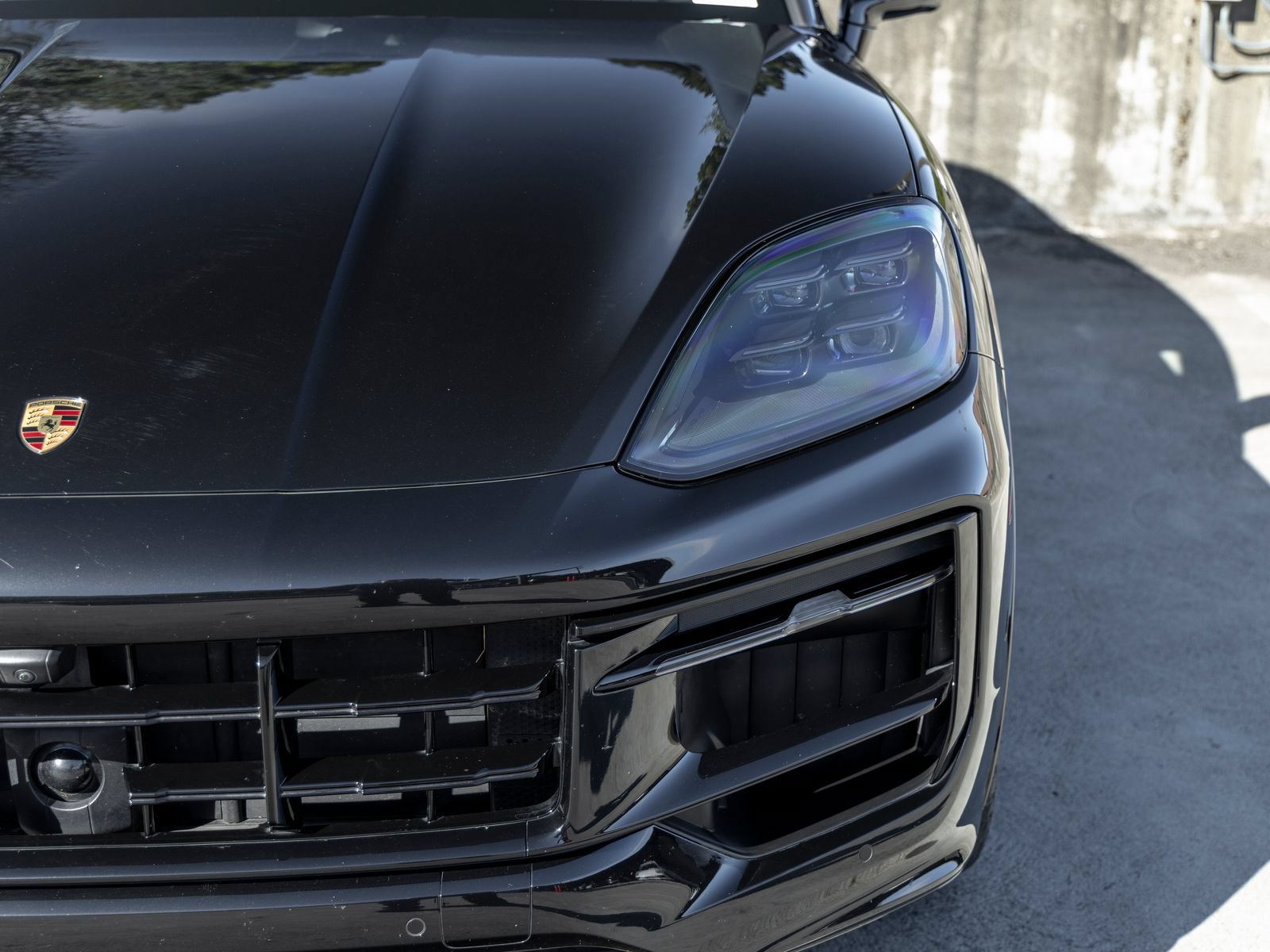 Certified 2025 Porsche Cayenne GTS AWD/4WD image 16
