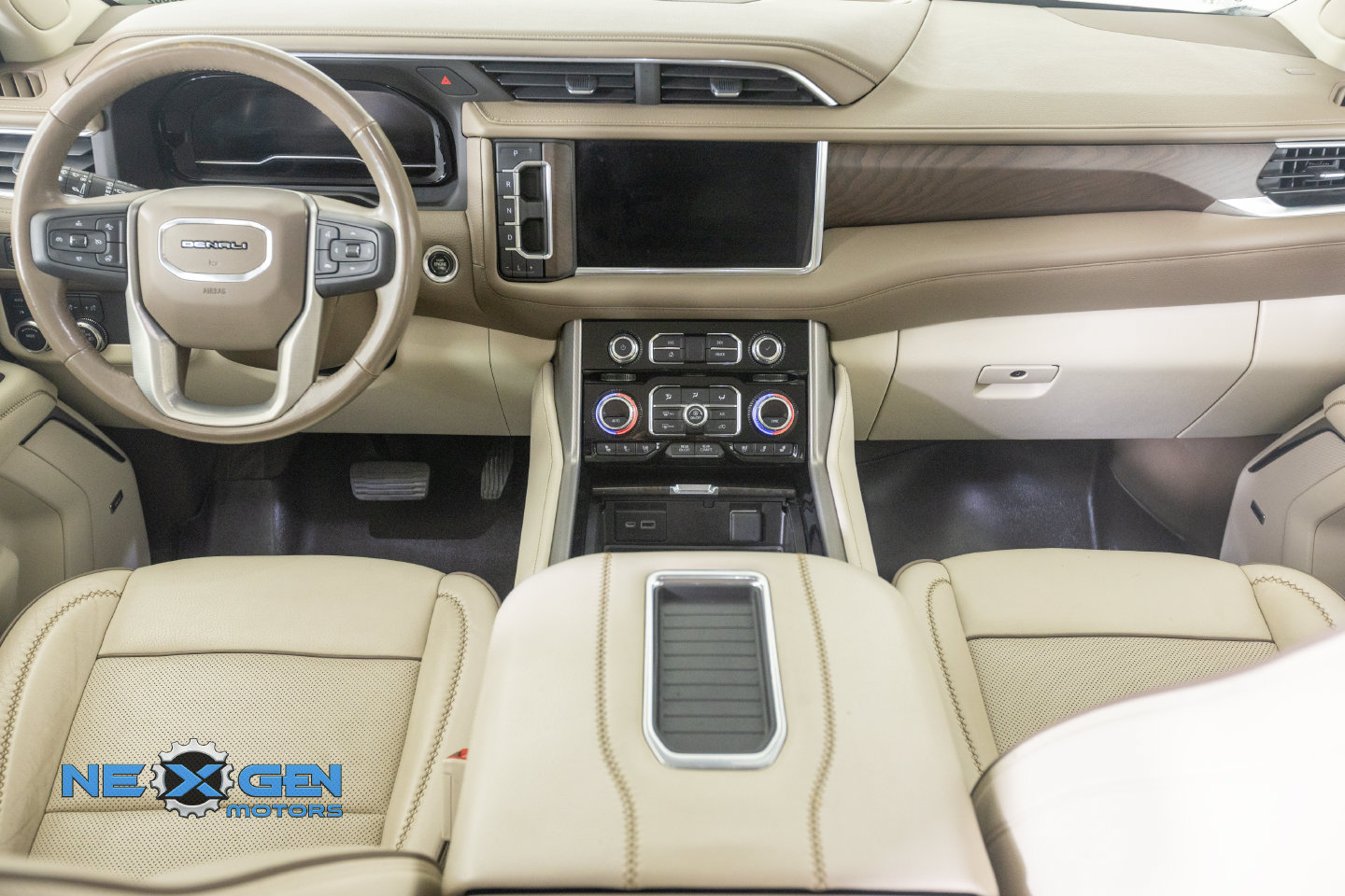 Used 2022 GMC Yukon XL Denali AWD/4WD image 4